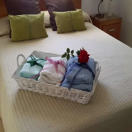 Sleeps 4 Pool Wifi Villa
