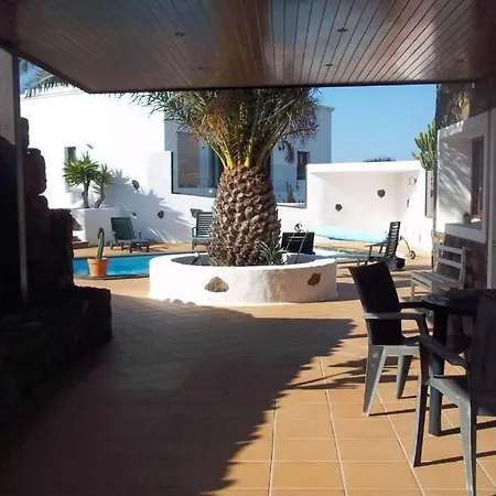 Sleeps 4 Pool Wifi 别墅 Tinguaton