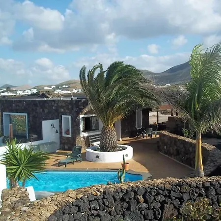 Βίλα Sleeps 4 Pool Wifi *